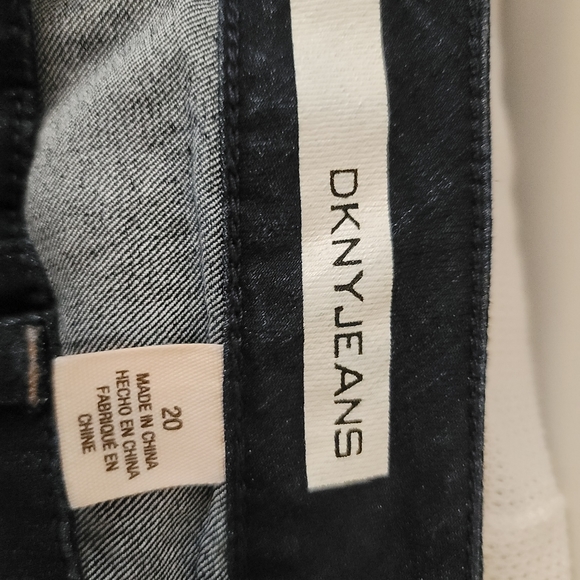 DNKY women's plus size jeans. - Picture 3 of 5